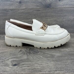 Cushionaire White Lug Sole Loafers Women's Size 8W Gold Chain Accent Chunky